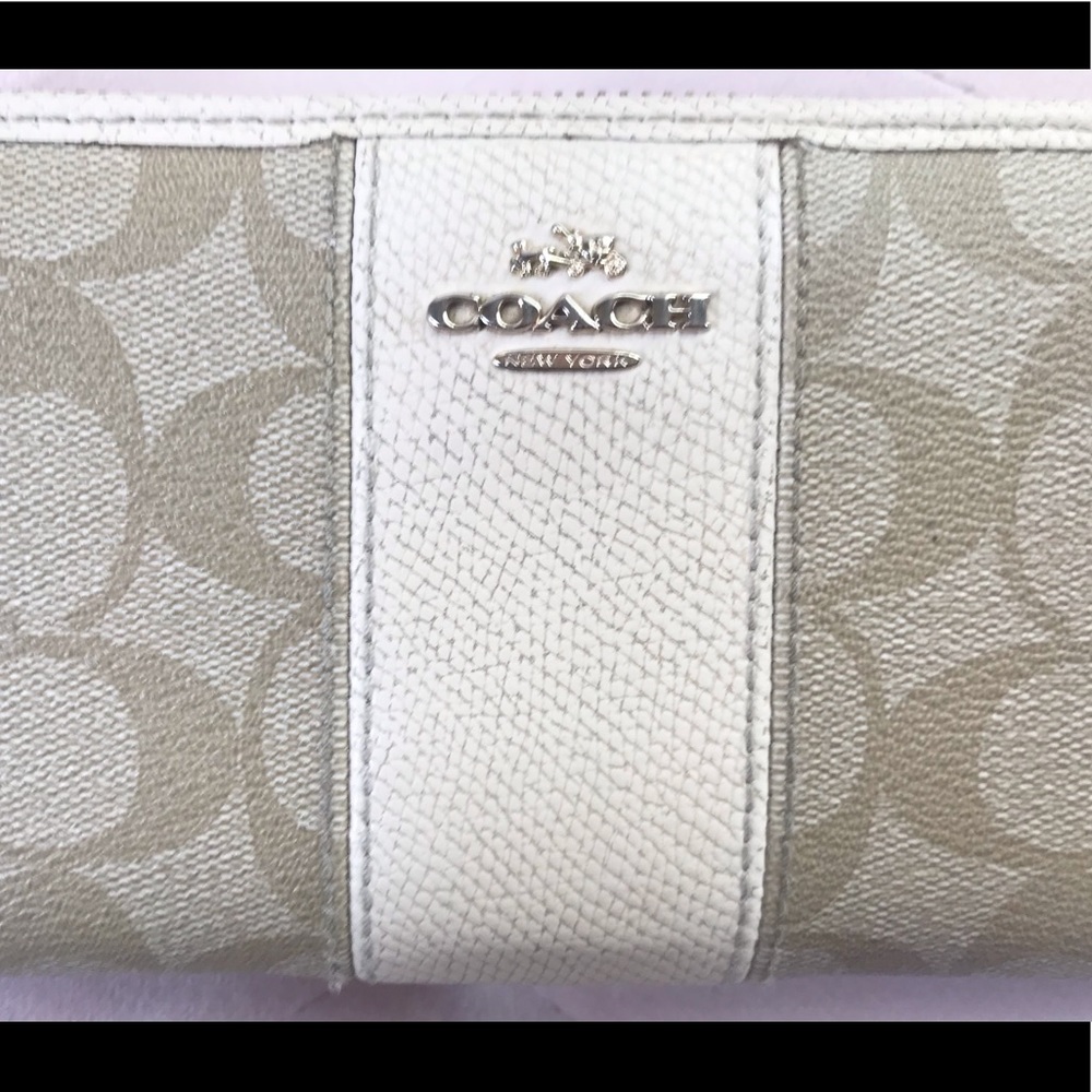 COACH ACCORDION WALLET - Picture 3 of 16